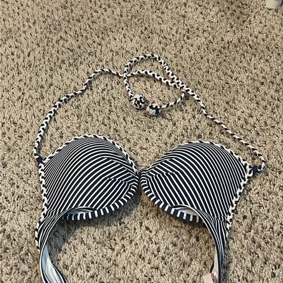 Victoria secret swim top 36C D - Picture 2 of 6